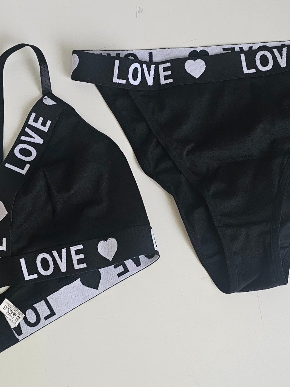 Women's Letter & Heart Print Bra Underwear Lingerie Set Black Size L NEW
